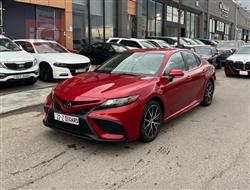 تۆیۆتا کامری